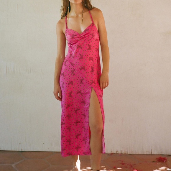 Urban Outfitters Dresses & Skirts - NWOT Urban Outfitters Samira Fuchsia butterfly printed midi dress